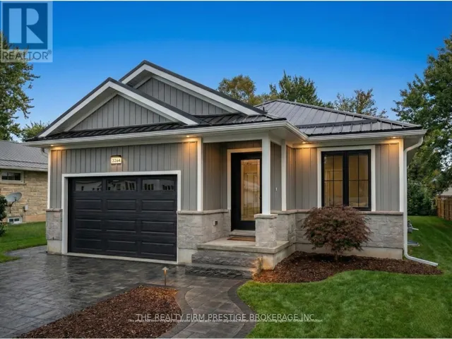 32 BROADWAY AVENUE, Chatham-Kent (Ridgetown), Ontario N0P2C0
