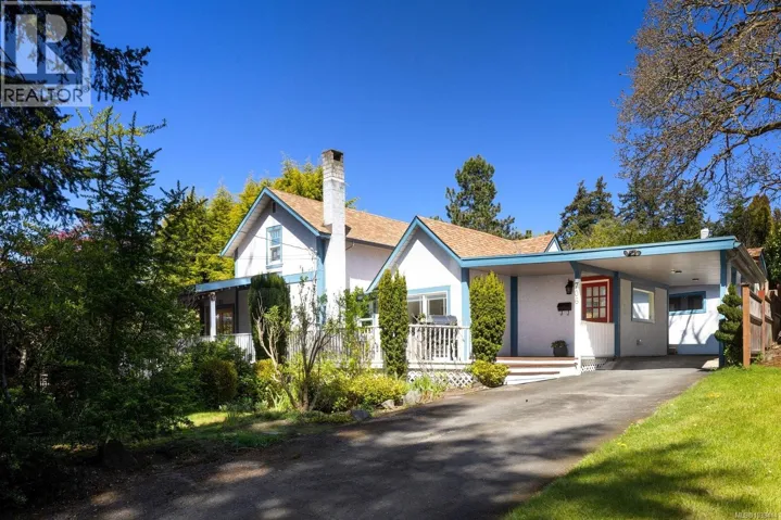 706 Lindsay St, Saanich, British Columbia V8Z3E1