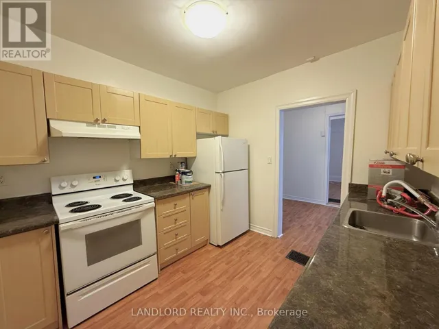 2 - 1 CLINTON STREET, Toronto (Palmerston-Little Italy), Ontario M6J2N8