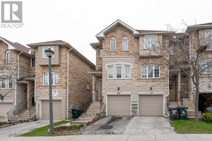 30 - 28 SHINING STAR CRESCENT, Toronto (Mount Dennis), Ontario M6M5L6