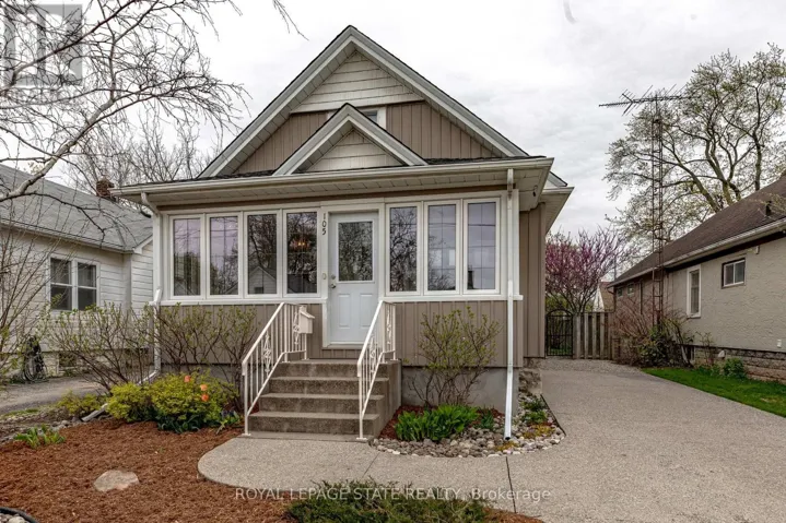 105 HIGHLAND AVENUE, St. Catharines (Old Glenridge), Ontario L2R4H9