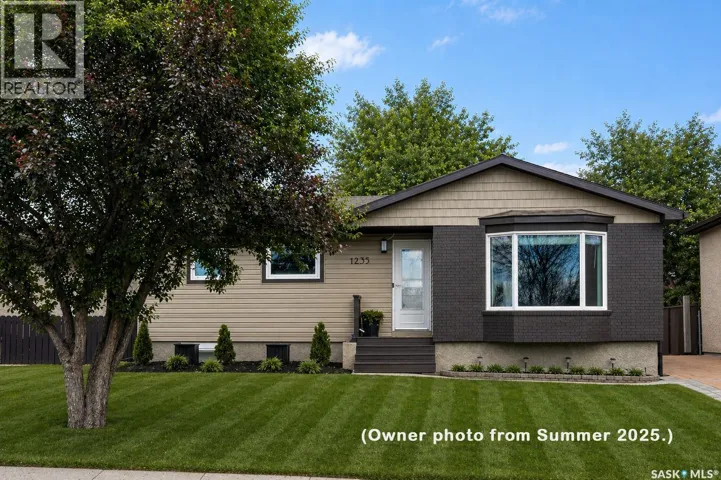 1235 Bourne STREET N, Regina, Saskatchewan S4X3C1