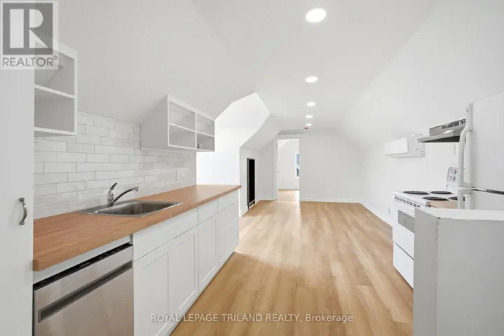 2 - 84 SMITH STREET, London East (East L), Ontario N5Z2C8