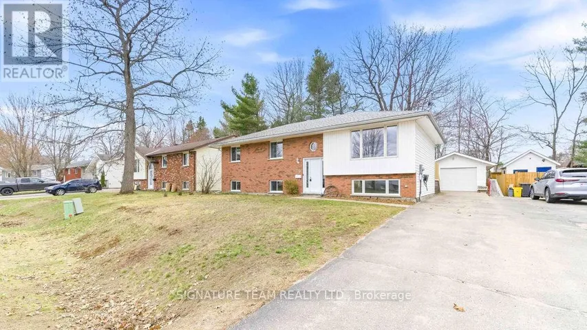 30 EARL STREET, Petawawa, Ontario K8H3M4