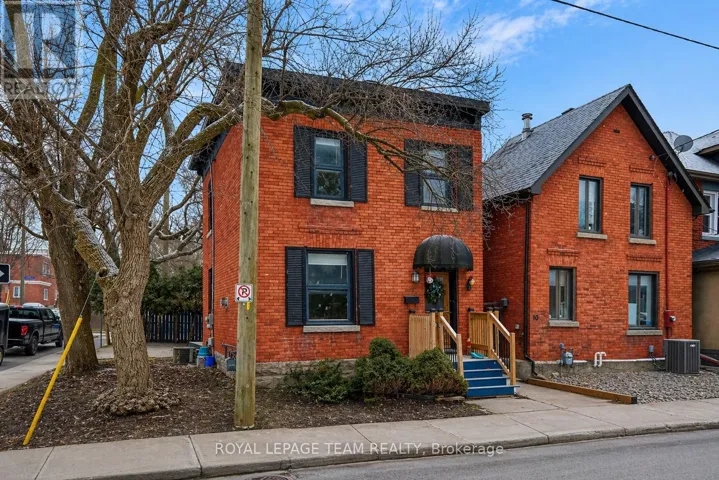 8 LEWIS STREET, Ottawa, Ontario K2P0S3