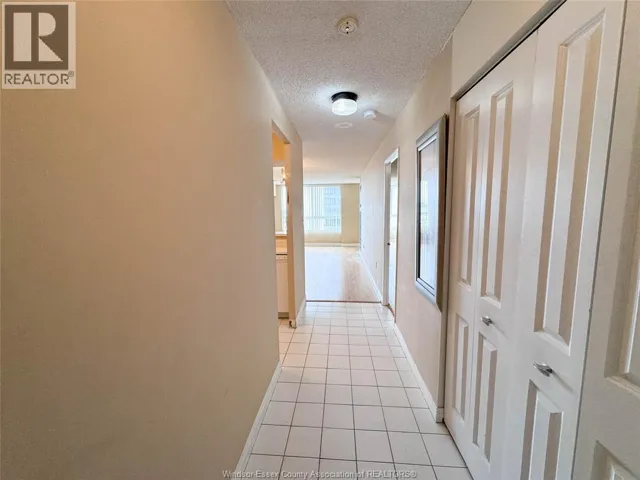 75 Riverside DRIVE East Unit# 406, Windsor, Ontario N9A2S4