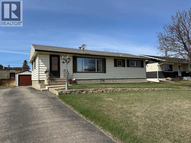 5550 & 5552 47 AvenueCrescent, Ponoka, Alberta T4J1J9