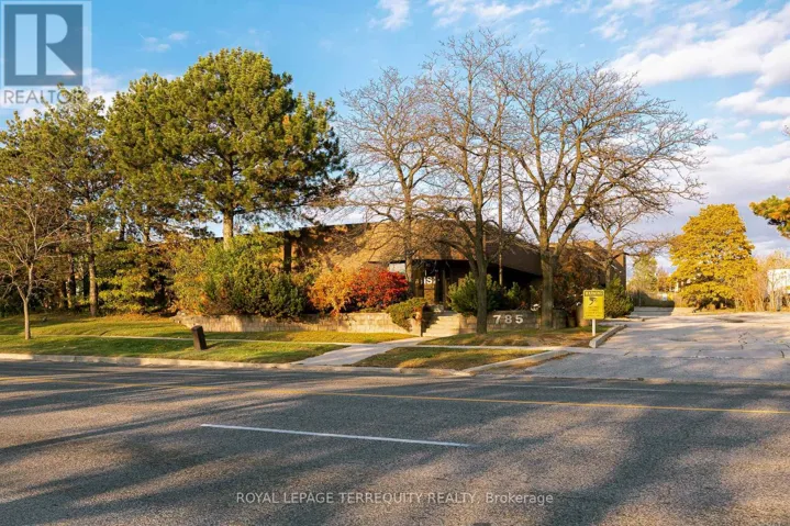 785 ARROW ROAD, Toronto (Humbermede), Ontario M9M2L4