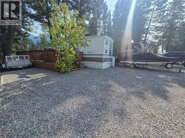 4868 RIVERVIEW Drive Unit# 100, Edgewater, British Columbia V0A1E0