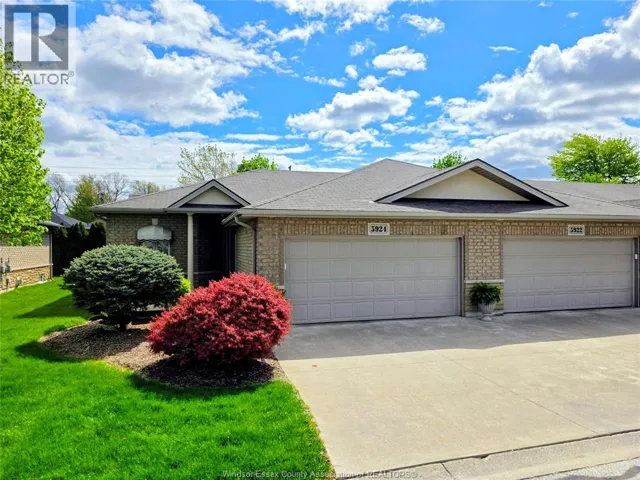 5924 Ballantrae CRESCENT, Windsor, Ontario N9J3Y7