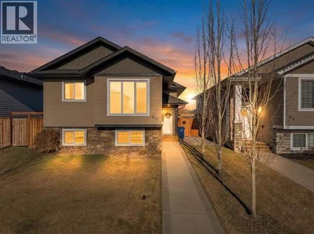 90 Aurora Heights Boulevard, Blackfalds, Alberta T4M0M6