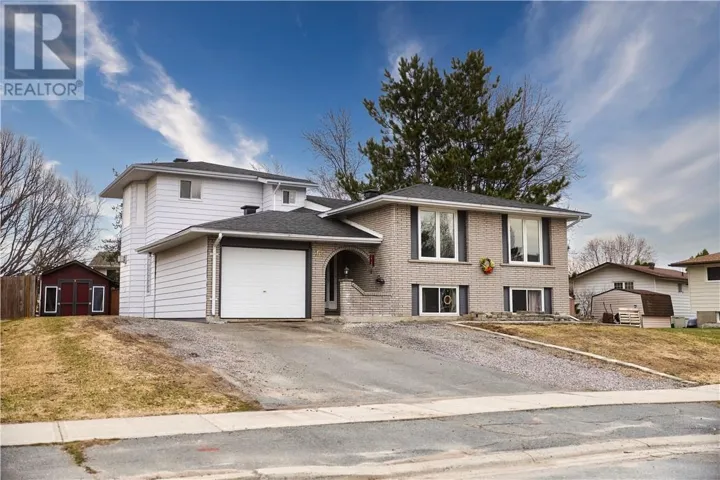 61 Third Avenue, Lively, Ontario P3Y1M2