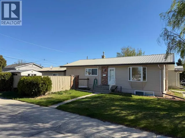 1229 31A Street S, Lethbridge, Alberta T1K3A3
