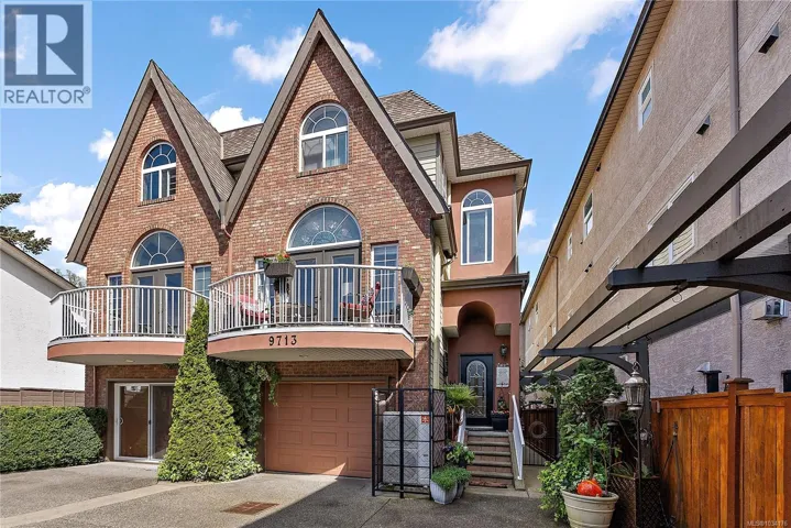 9713 Second St, Sidney, British Columbia V8L3C3
