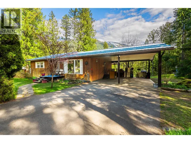 16324 Bowe Road, Crawford Bay, British Columbia V0B1E0