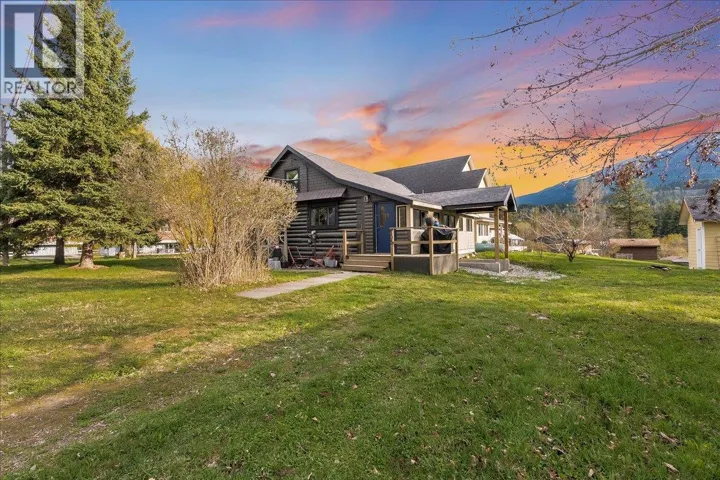 505 6TH Street, Kaslo, British Columbia V0G1M0