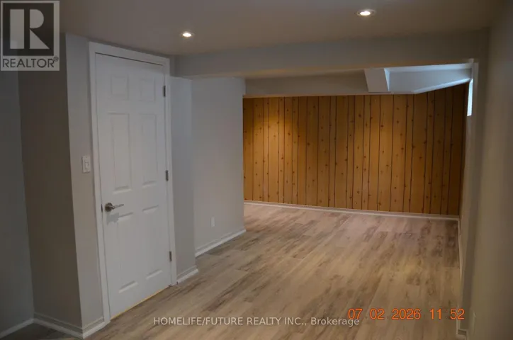 11 COPPERMILL DRIVE, Toronto (Rexdale-Kipling), Ontario M9W3Z1