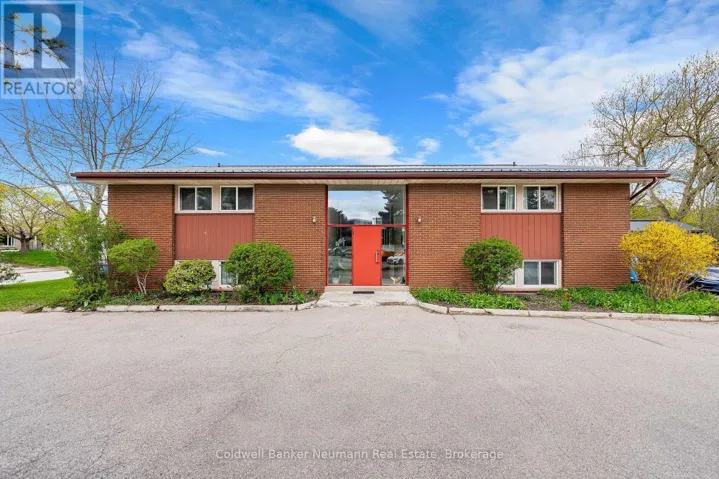 111 CONROY CRESCENT, Guelph (Dovercliffe Park/Old University), Ontario N1G2V5