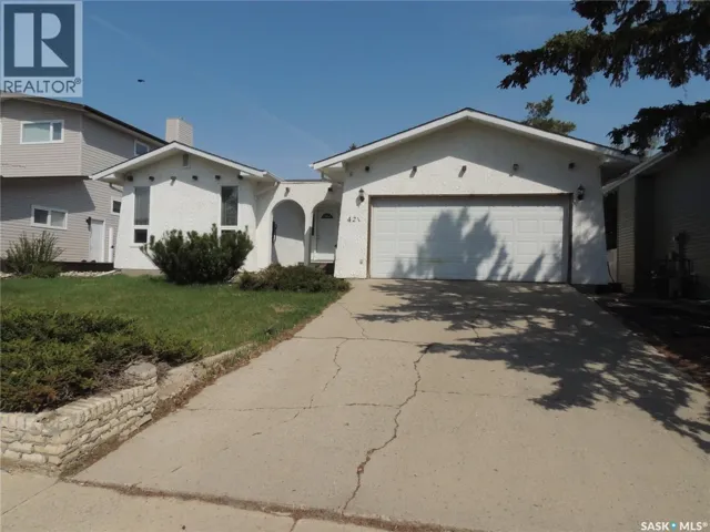 421 Maple BAY, Estevan, Saskatchewan S4A2E6