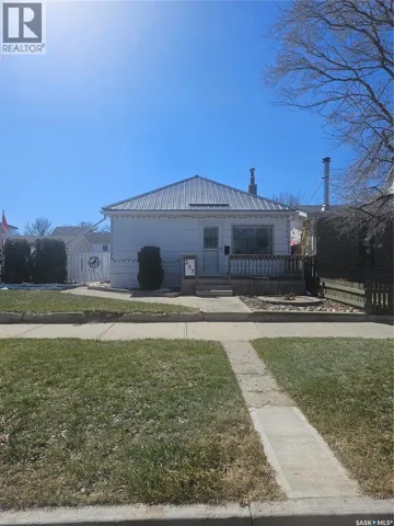 237 Duffield STREET W, Moose Jaw, Saskatchewan S6H5H2