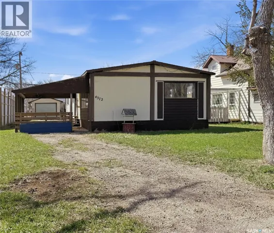 4372 Price AVENUE, Gull Lake, Saskatchewan S0N1A0