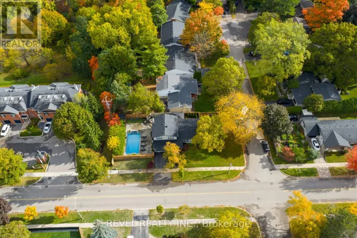 134 FAIRWOOD PLACE W, Burlington (Bayview), Ontario L7T4B6