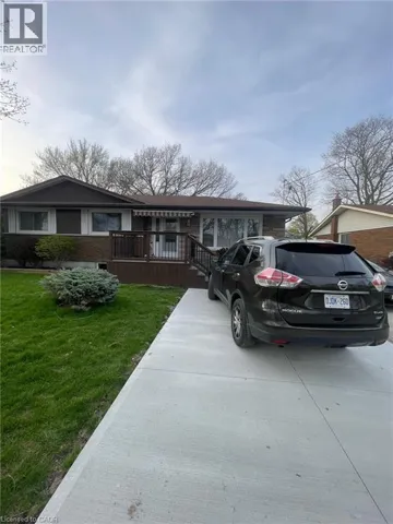 51 BURNESS Drive, St. Catharines, Ontario L2P1J4