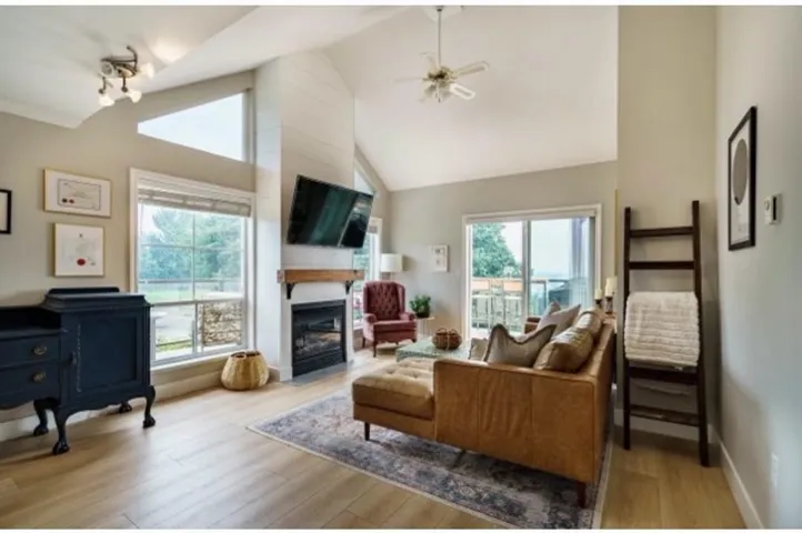 305 33150 4TH AVENUE, Mission, British Columbia V2V7A3