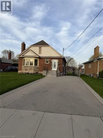 37 LOWER HORNING Road, Hamilton, Ontario L8S3E9