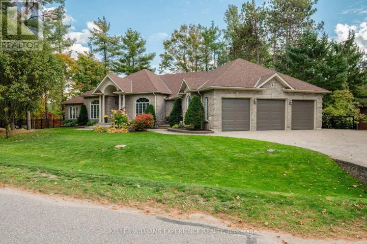 7 HIGHLAND DRIVE, Oro-Medonte (Horseshoe Valley), Ontario L0L2L0