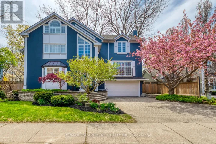 48 FORSYTHE STREET, Oakville (CO Central), Ontario L6K3J7