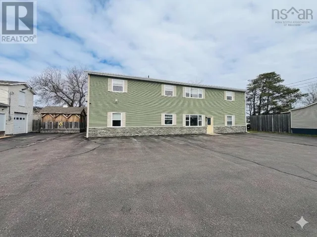 17 Clinton Street, Amherst, Nova Scotia B4H1K2