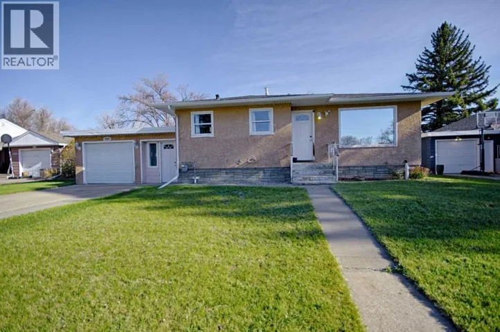 4925 53 Avenue, Taber, Alberta T1G1H5