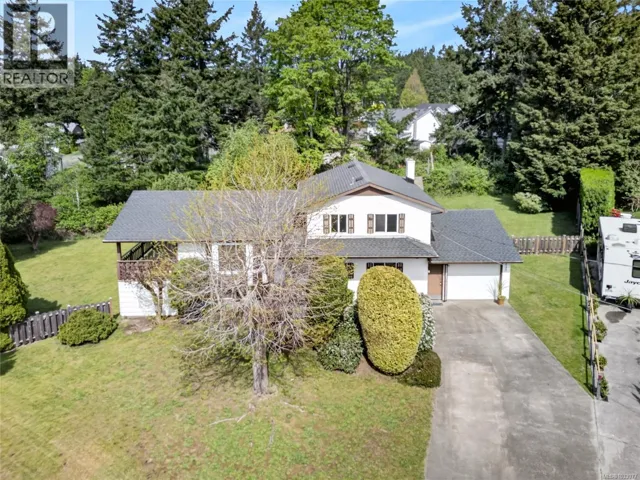 645 Summit Pl, Comox, British Columbia V9M3H2