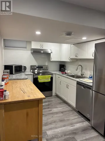 38 MANOR ROAD, St. Catharines (Vine/Linwell), Ontario L2N3B5