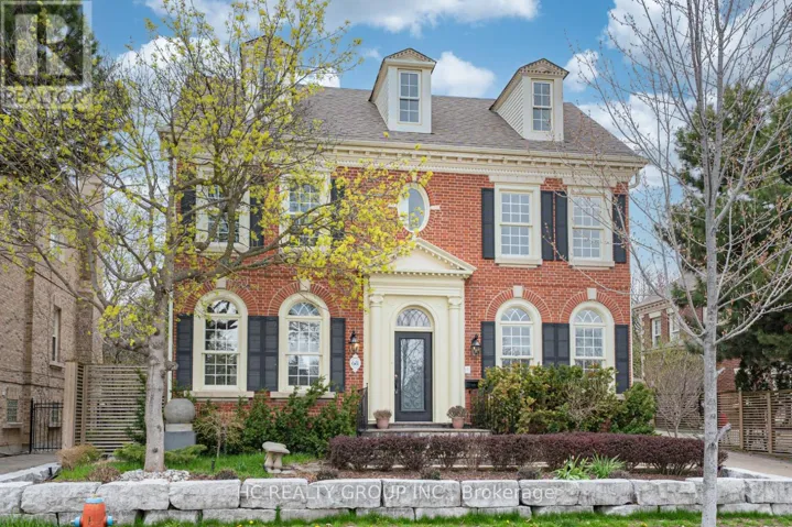 68 REGENT STREET, Richmond Hill (Mill Pond), Ontario L4C9C5