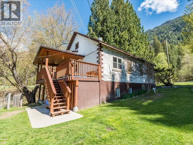 1448 Pass Creek Road, Castlegar, British Columbia V1N4S2