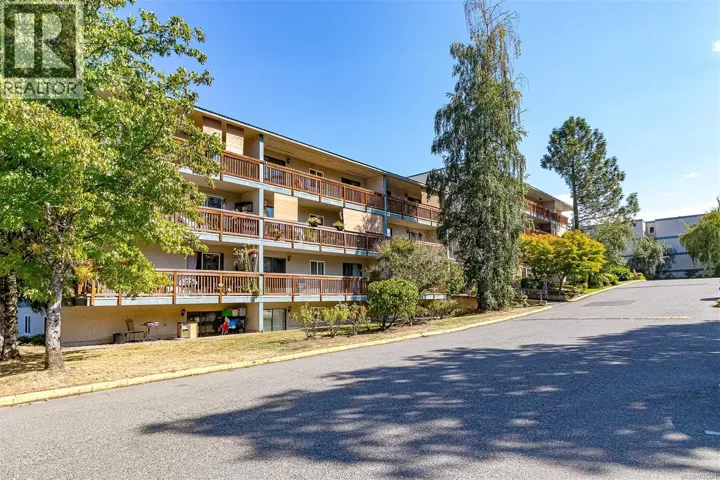 304 4728 Uplands Dr, Nanaimo, British Columbia V9T4S9