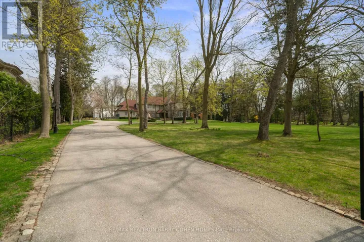 15 PARK LANE CIRCLE, Toronto (Bridle Path-Sunnybrook-York Mills), Ontario M3B1Z8
