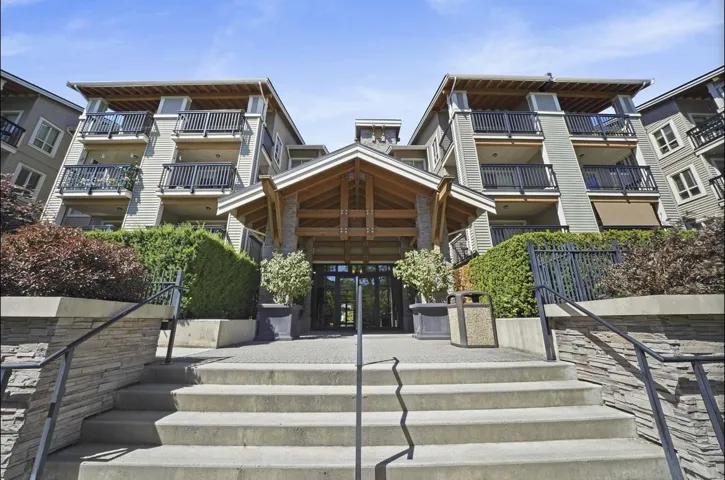 305 21009 56 AVENUE, Langley, British Columbia V3A0C9