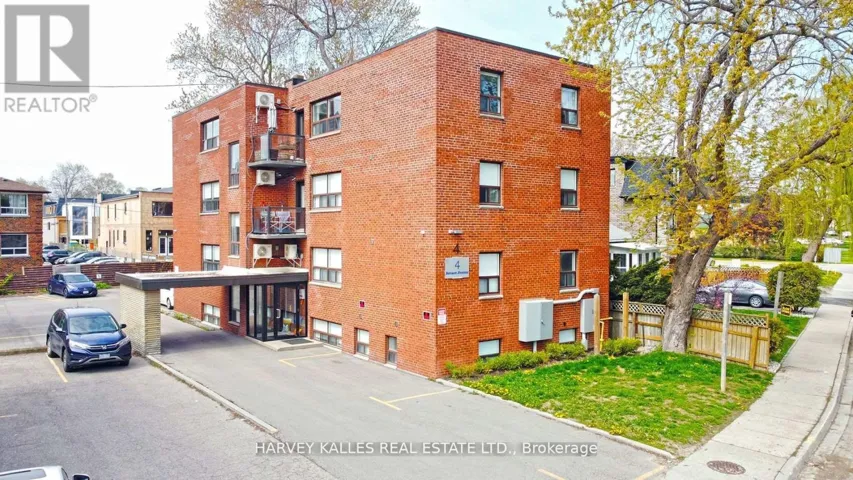7 - 4 BENSON AVENUE, Mississauga (Port Credit), Ontario L5H2P2
