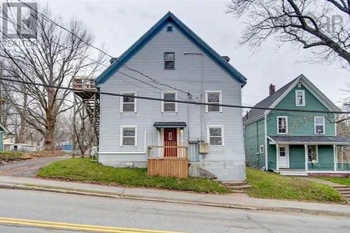18 Gaspereau Avenue, Wolfville, Nova Scotia B4P2C4