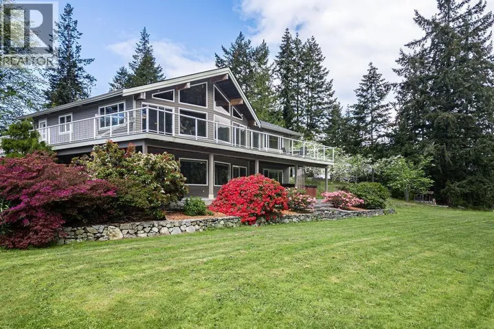 12800 MAINSAIL ROAD, Madeira Park, British Columbia V0N2H1