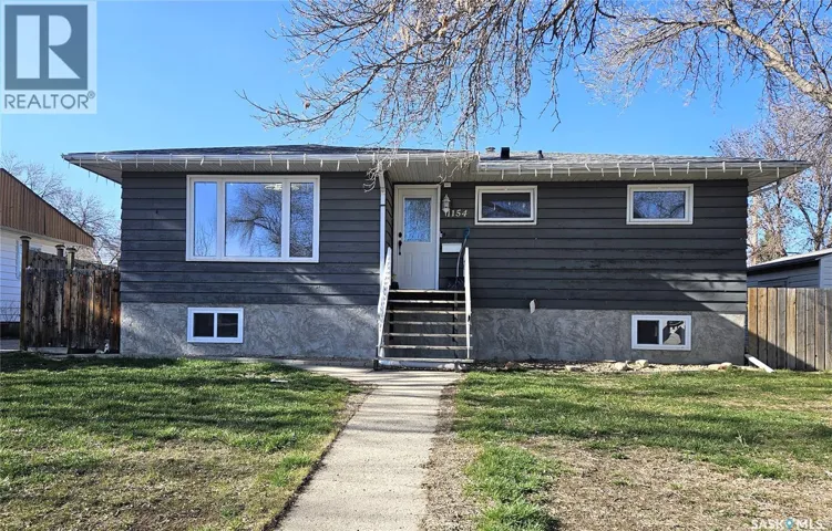1154 Caribou STREET W, Moose Jaw, Saskatchewan S6H2B5