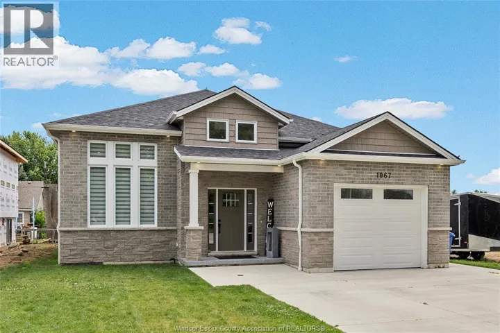1067 MAPLE, Kingsville, Ontario N9Y3T5