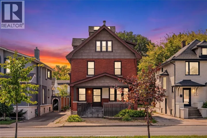 79 GILES BOULEVARD East, Windsor, Ontario N9A4B8