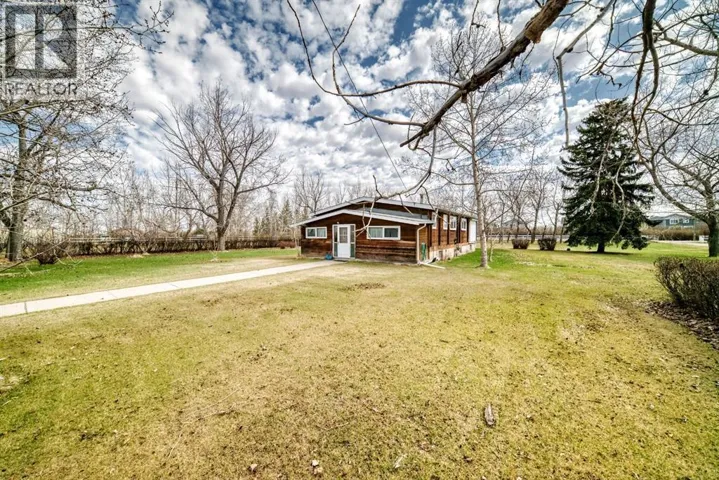 243195 PARADISE Road, Chestermere, Alberta T1X0M9