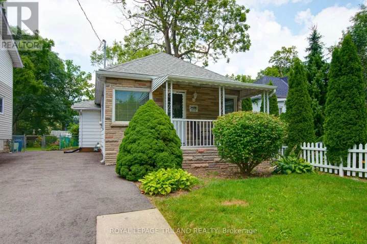 210 EMERY STREET E, London South (South F), Ontario N6C2E2