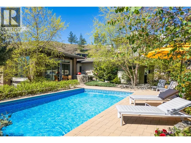741 Pinehaven Court, Kelowna, British Columbia V1V2Y3