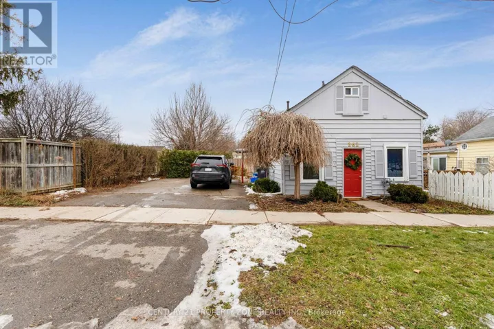 262 PINE STREET, Milton (OM Old Milton), Ontario L9T1K5